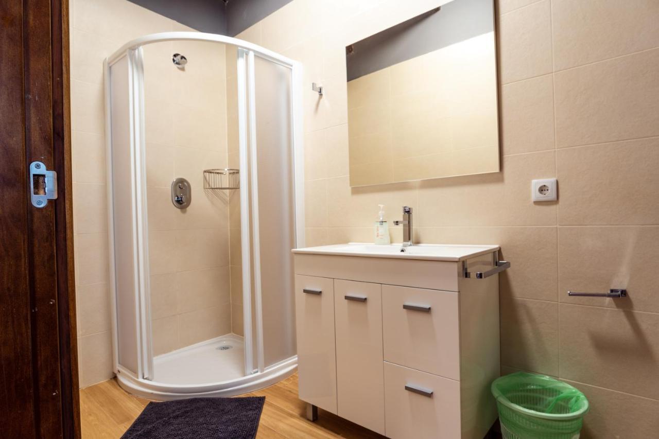 Albergue Gbc Caldas Caldas De Reis Eksteriør bilde